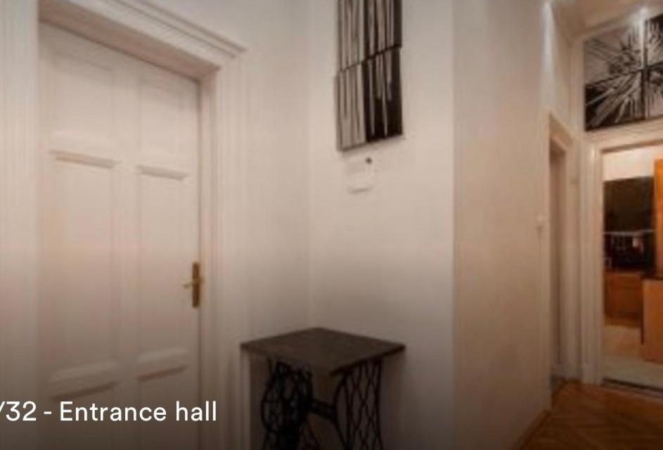 Luxury Artists On Varkert Bazaar Apartment *